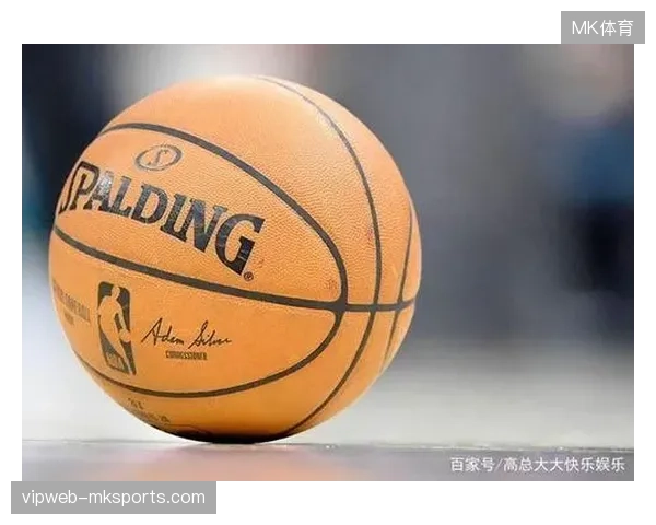 景菡一的重伤对四川队侧翼造成毁灭性打击,球队重建之路面临严峻挑战 景菡一的重伤对四川队侧翼造成毁灭性打击,球队重建之路面临严峻挑战
